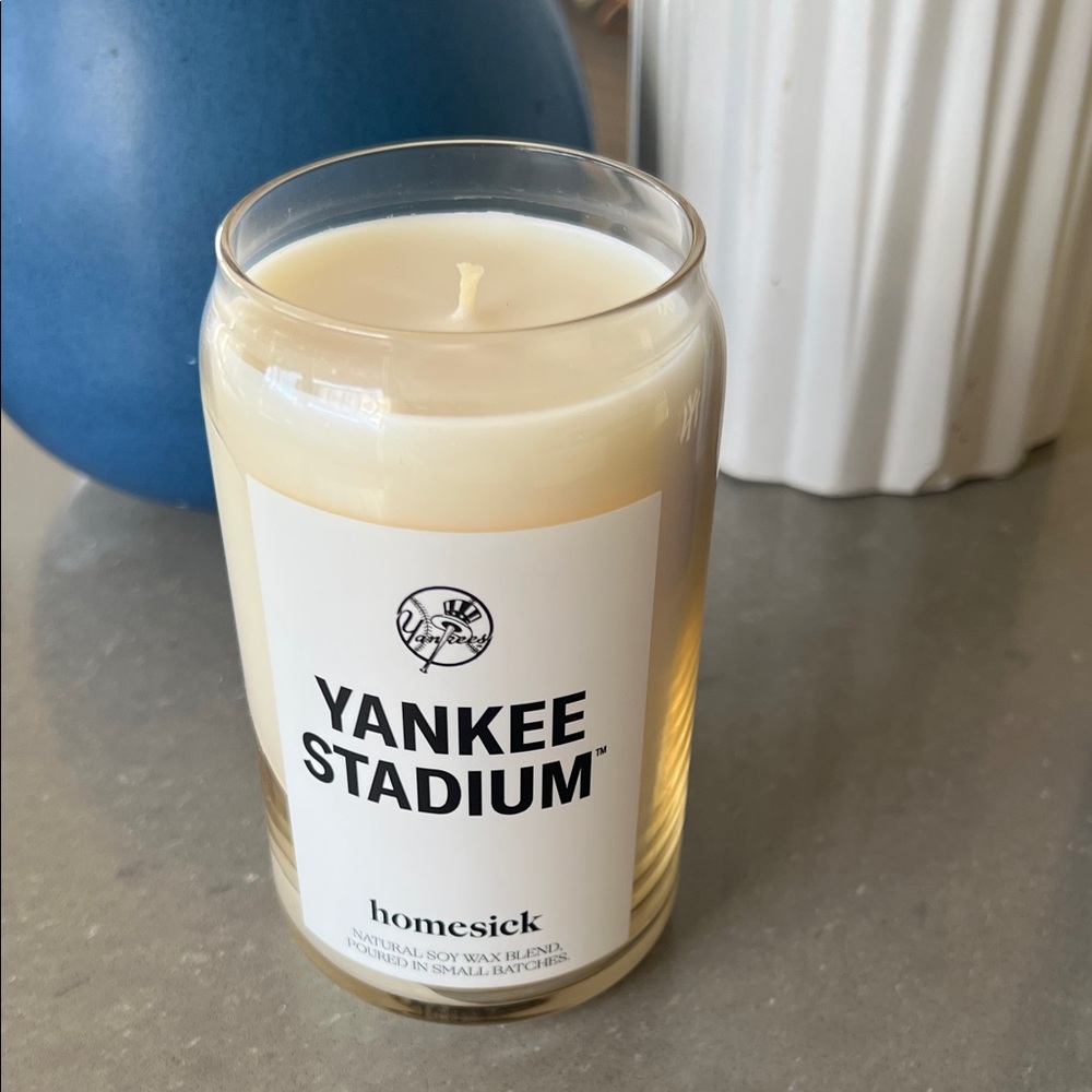 Yankee Stadium Homesick Candle - Blue - Picture 7 of 9